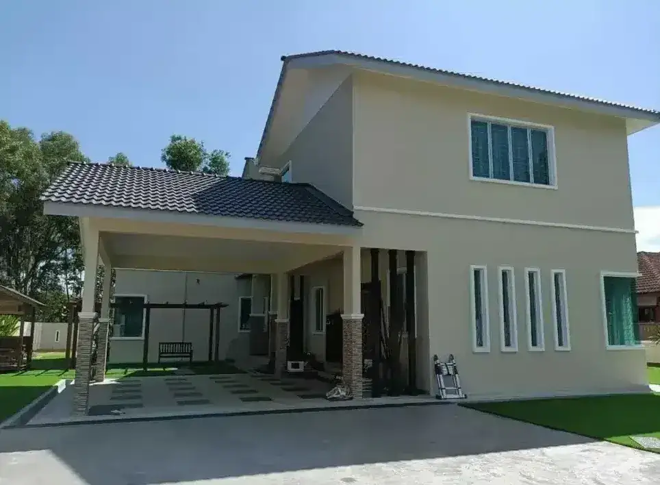RumahHQ project in Saujana: a completed double-storey house with a covered car porch